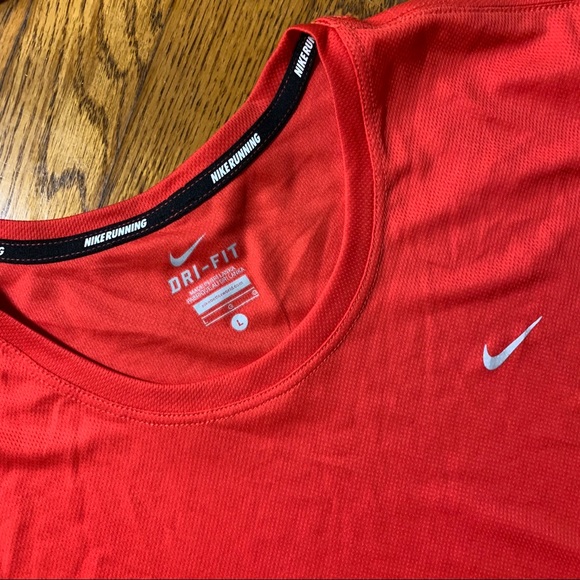 Nike Dri Fit T-shirt - Picture 4 of 8